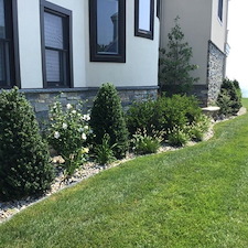 Beach-Inspired-Landscape-Design-with-River-Rock-in-Milford 0